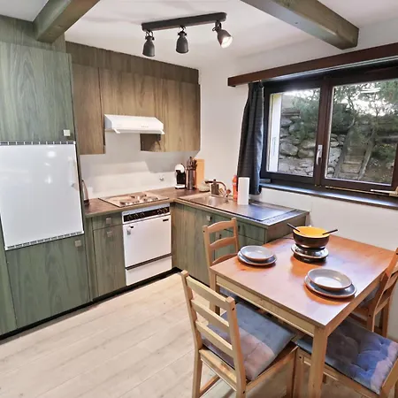 Renove A Cote Des Pistes